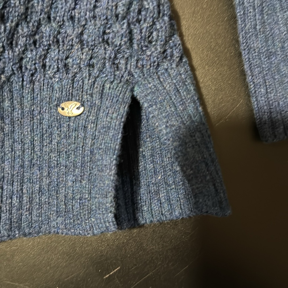 Sweater - Picture 2 of 3